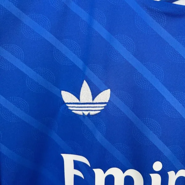 Nueva camiseta Real Madrid 2025-2026 azul loog