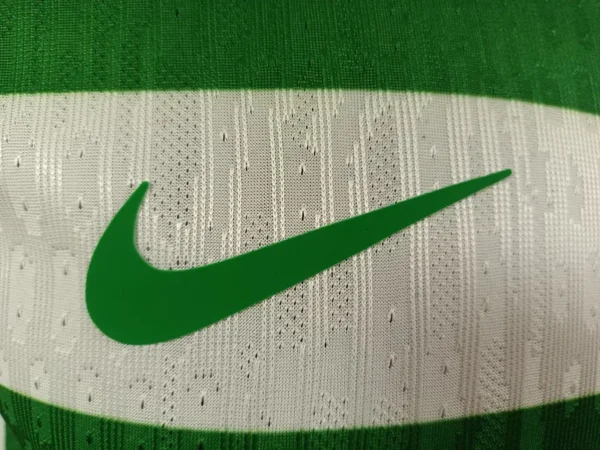 Nueva camiseta Sporting Lisboa Gyokeres 2025-2026 logo