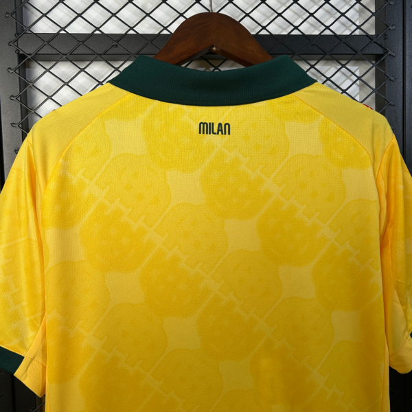 Camiseta AC Milan amarilla 2025-2026 cuello anterior