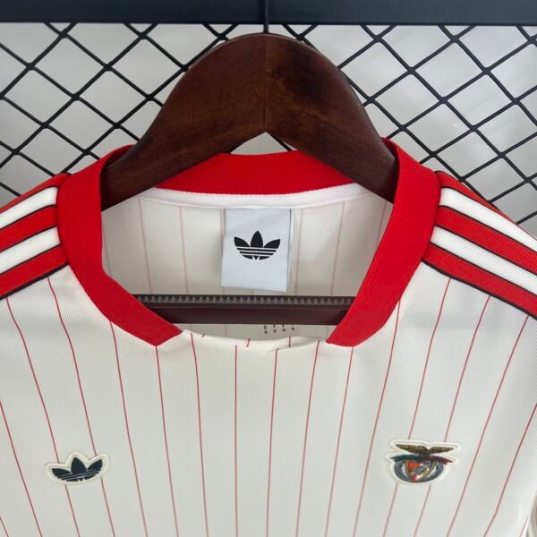 Camiseta Blanca Benfica Retro 2025-2026 Edición Especial cuello