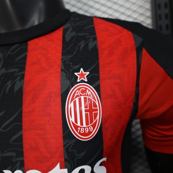 Camiseta Modric AC Milan 2025-2026 escudo