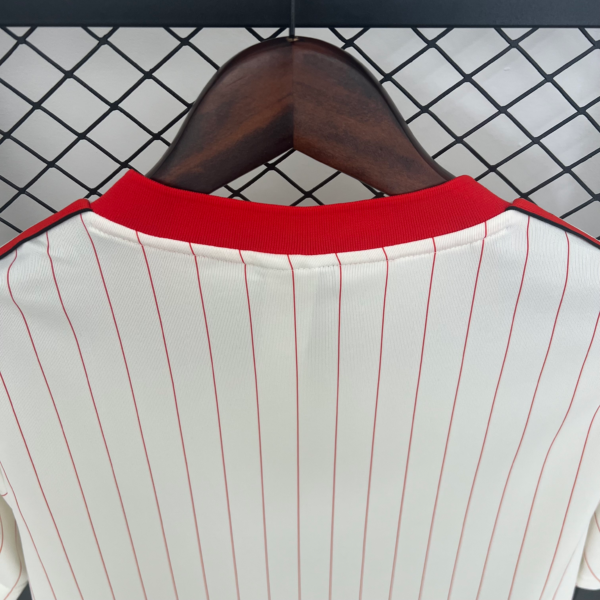 Camiseta Blanca Benfica Retro 2025-2026 Edición Especial cuello posterior