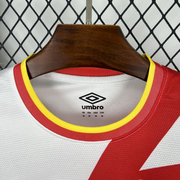 Camiseta blanca Rayo Vallecano 2025-2026 cuello