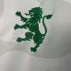 Camiseta blanca Sporting Lisboa 2025-2026 escudo