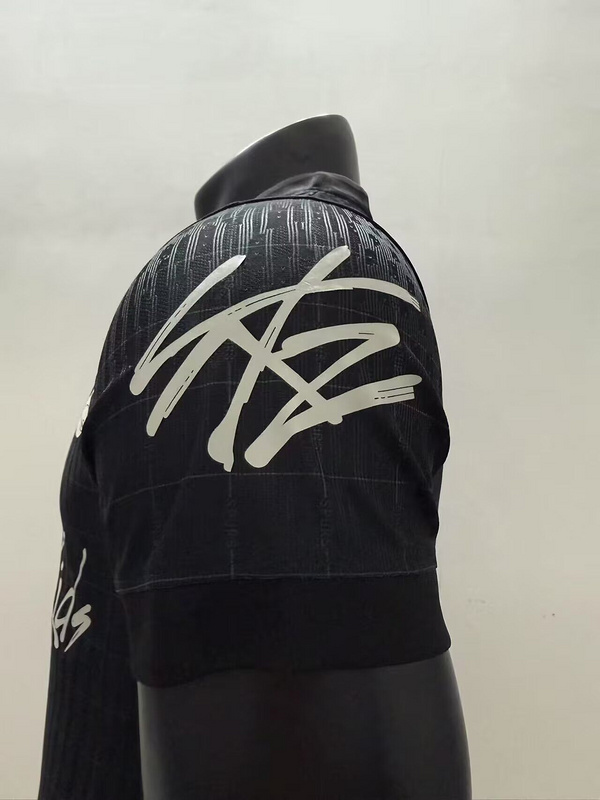 Camiseta negra Tottenham x SXVAVKIDS 2025-2026 manga