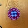 Camiseta retro Bayern Munich amarilla 1993-1995 escudo