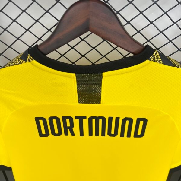 Camiseta retro Borussia Dortmund 2019-2020 Reus cuello anterior