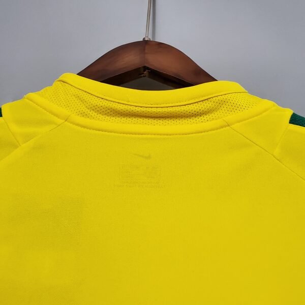 Camiseta retro Brasil 2002 Ronaldo cuello anterior