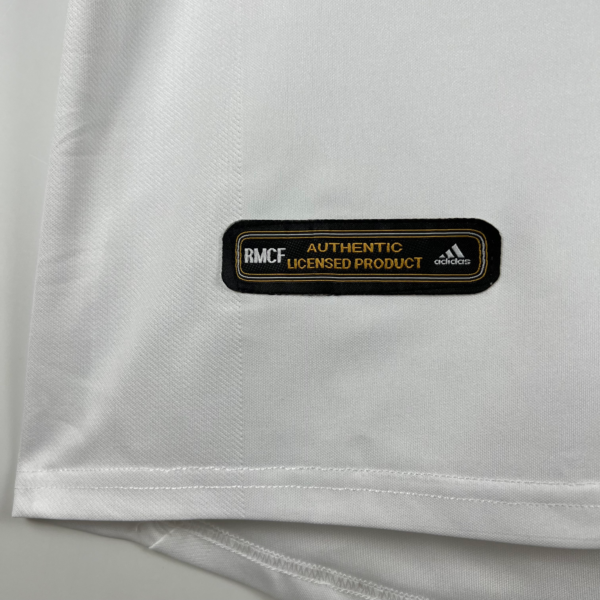 Camiseta retro Real Madrid Blanca 2001-2002 etiqueta