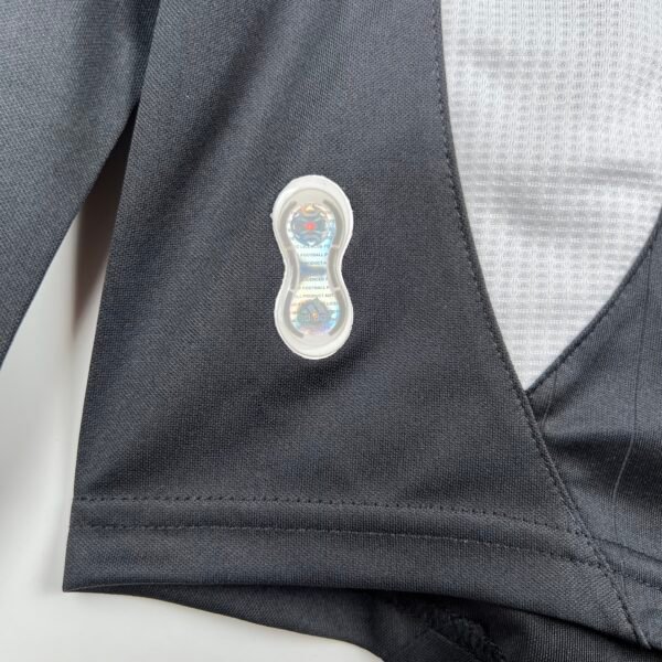 Camiseta retro Real Madrid negra 2006-2007 manga larga etiqueta