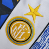 Camiseta retro blanca Inter Milan 1996-1997 escudo