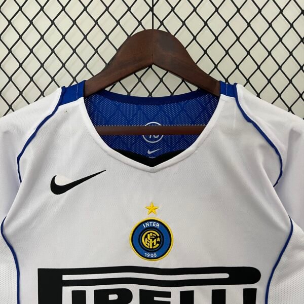 Camiseta retro blanca Inter Milan 2004-2005 cuello