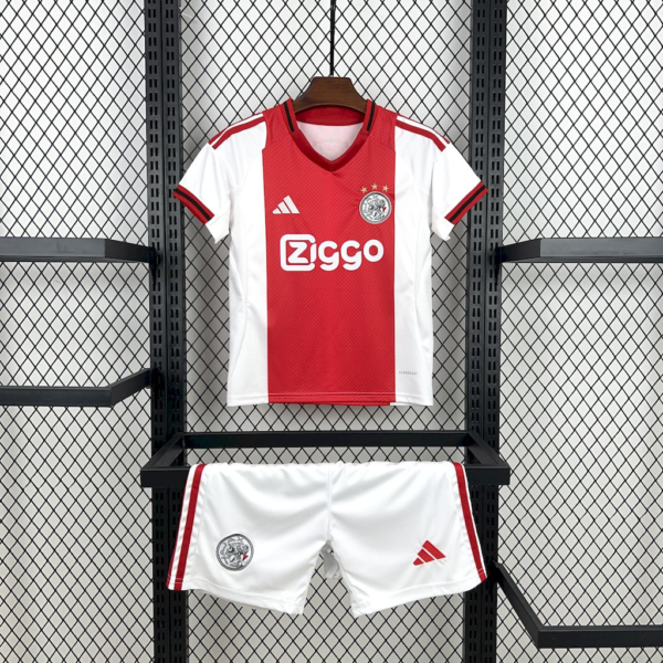 Conjunto niño Ajax rojo-blanco 2025-2026