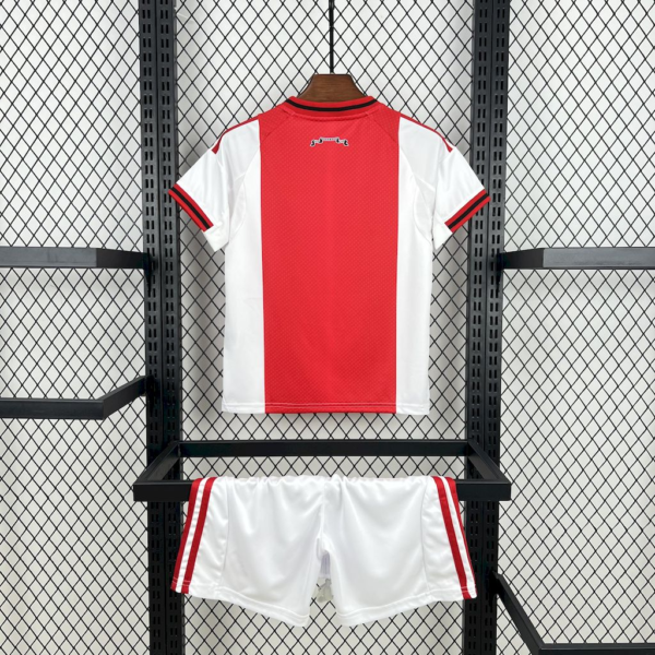 Conjunto niño Ajax rojo-blanco 2025-2026 dorsal