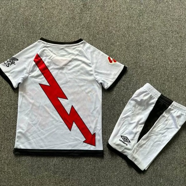 Conjunto niño blanco Rayo Vallecano 2024-2025 dorsal