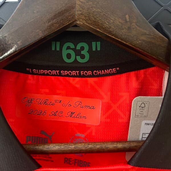 Camiseta AC Milan roja 2025-2026 cuello