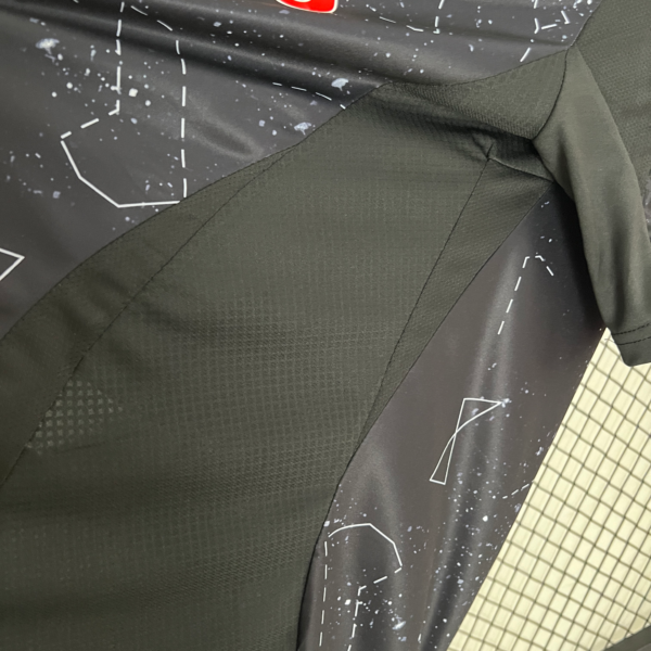 Camiseta Benfica 2024-2025 Negra lateral