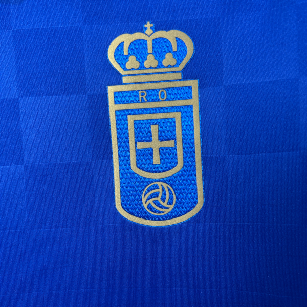 Camiseta Real Oviedo azul 2025-2026 escudo