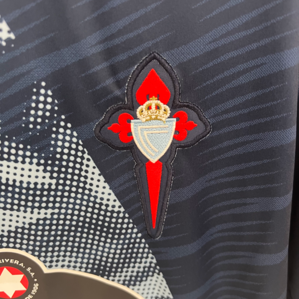 Camiseta azul Celta de Vigo 2025-2026 escudo
