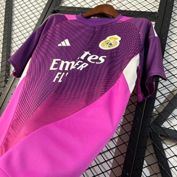 Camiseta morada Real Madrid 2025-2026 lateral