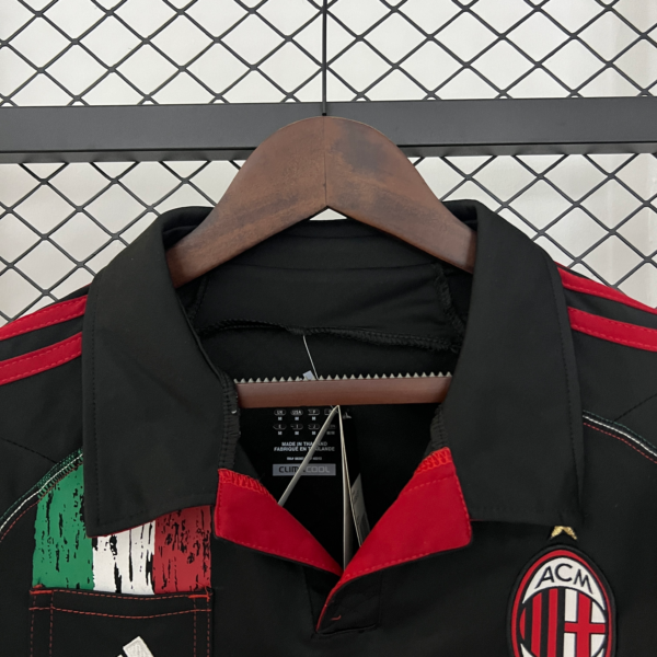 Camiseta retro negra AC Milan 2012-2013 cuello