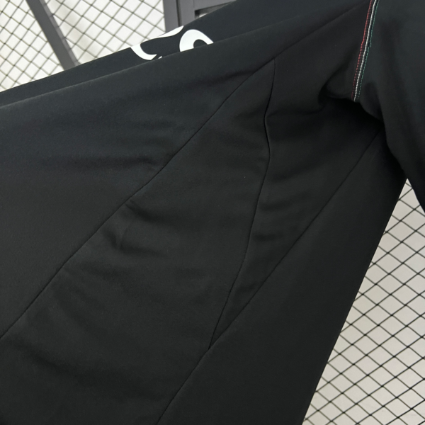 Camiseta retro negra AC Milan 2012-2013 lateral