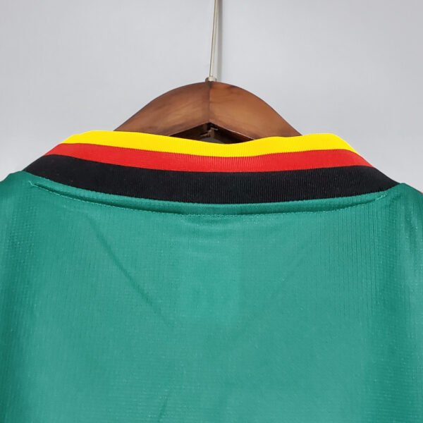 Camiseta retro verde Alemania 1994 cuello anterior
