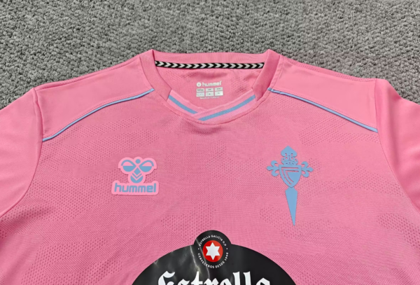 Camiseta rosa Celta de Vigo 2025-2026 cuello