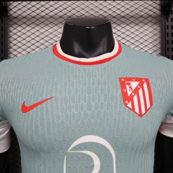 Camiseta segunda equipacion Atletico Madrid 2024-2025 cuello