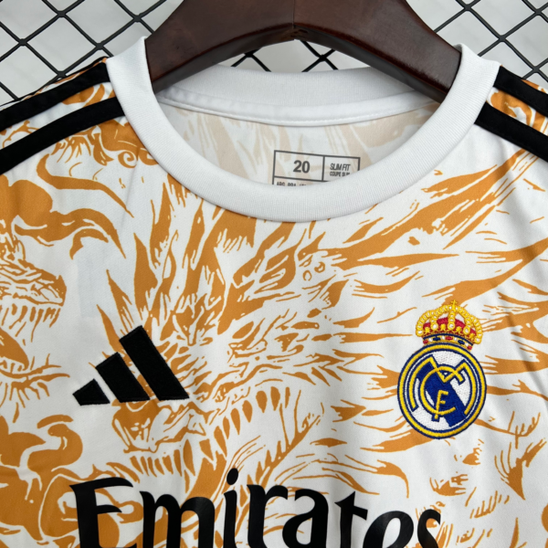 Conjunto niño Real Madrid 2025-2026 Dragon cuello