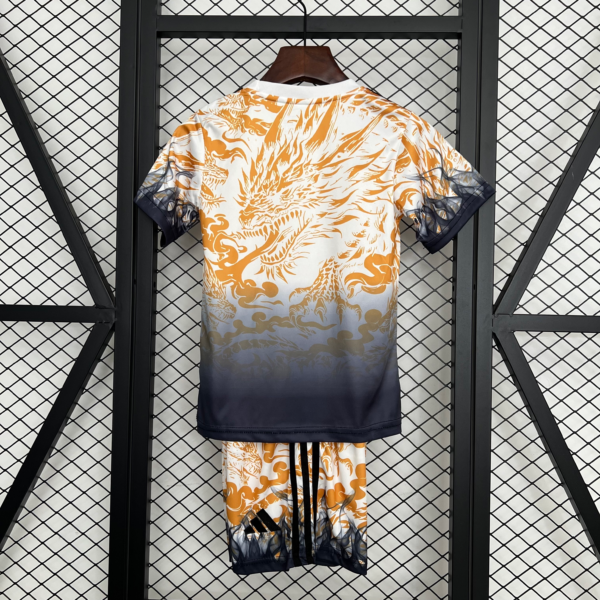 Conjunto niño Real Madrid 2025-2026 Dragon dorsal