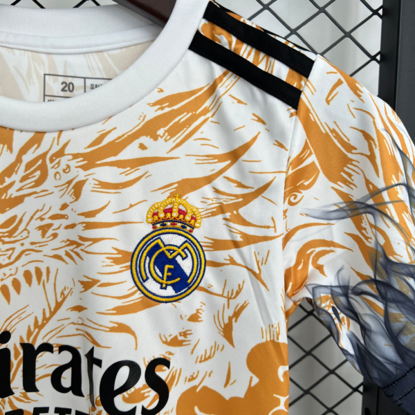 Conjunto niño Real Madrid 2025-2026 Dragon escudo
