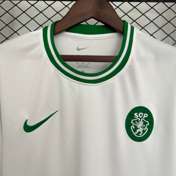 Camiseta Sporting Lisboa blanca 2025-2026 cuello