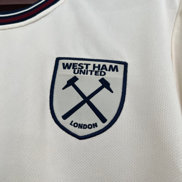 Camiseta beige West Ham 2025-2026 escudo