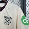 Camiseta beige West Ham 2025-2026 escudo manga