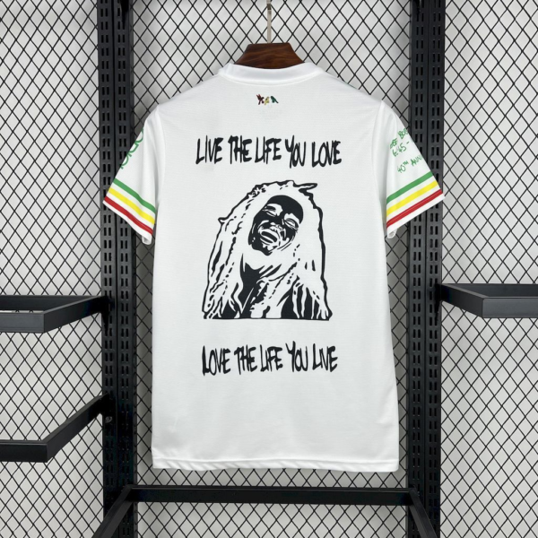 Camiseta blanca Ajax Bob Marley 2025-2026 dorsal