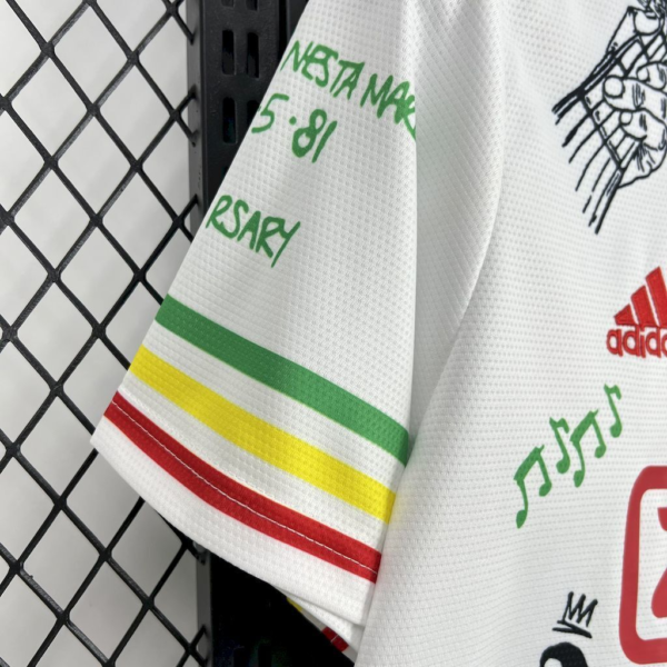 Camiseta blanca Ajax Bob Marley 2025-2026 manga