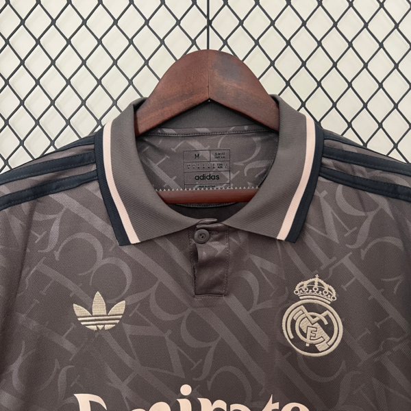 Camiseta marrón Real Madrid 2024-2025 cuello