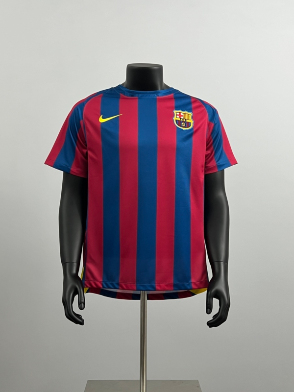 Camiseta retro Ronaldinho FC Barcelona 2005-2006