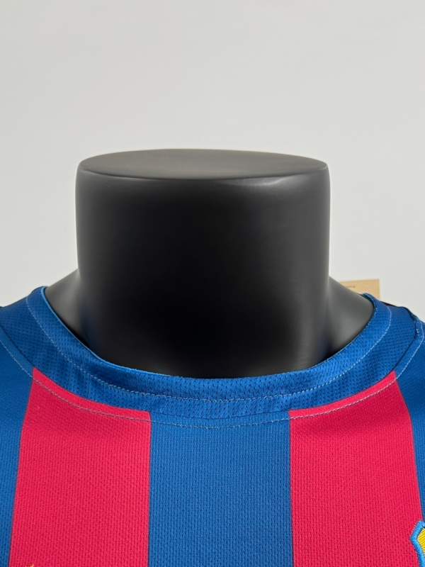 Camiseta retro Ronaldinho FC Barcelona 2005-2006 cuello