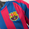 Camiseta retro Ronaldinho FC Barcelona 2005-2006 escudo