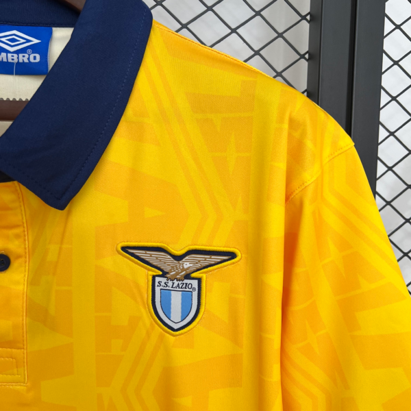 Camiseta retro amarilla Lazio 1992-1994 escudo