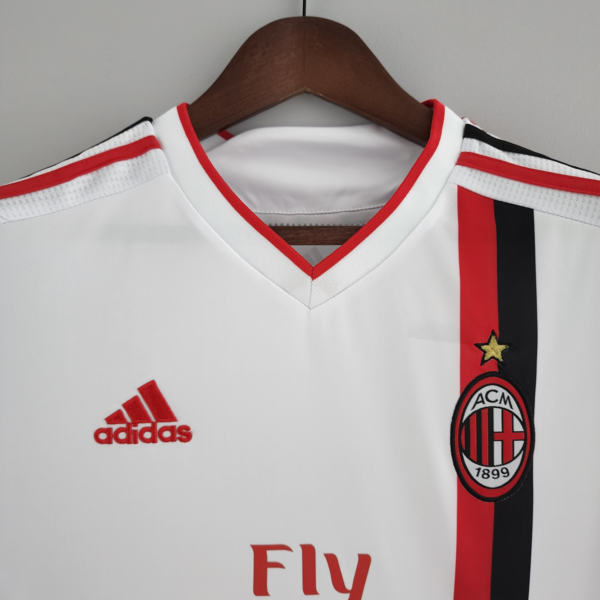 Camiseta retro blanca AC Milan 2011-2012 cuello
