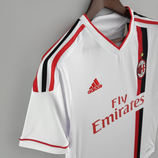 Camiseta retro blanca AC Milan 2011-2012 hombro