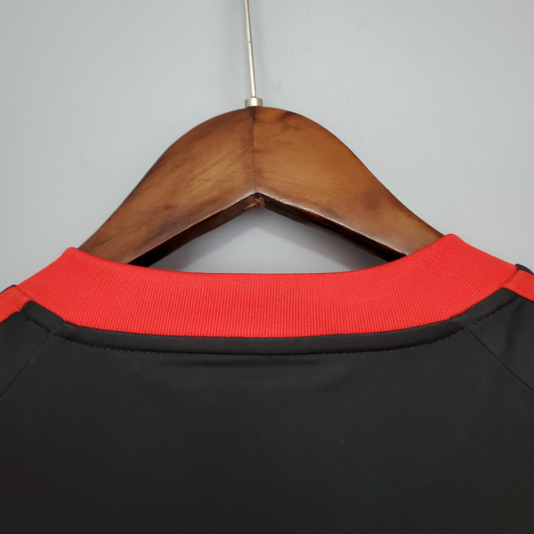 Camiseta retro negra Benfica 2009-2010 cuello anterior