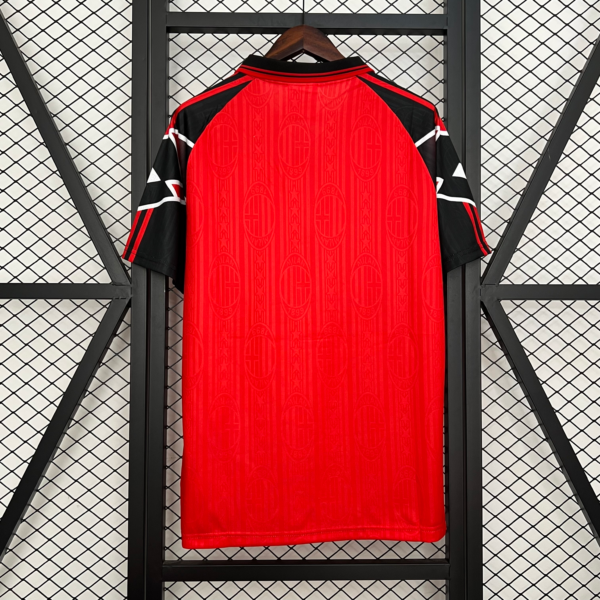 Camiseta retro roja AC Milan 1997-1998 dorsal