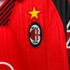 Camiseta retro roja AC Milan 1997-1998 escudo