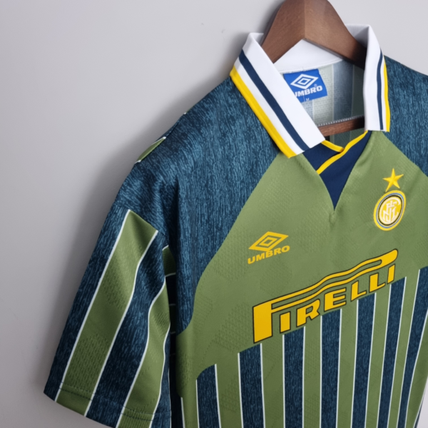 Camiseta retro verde Inter Milan 1995-1996 hombro