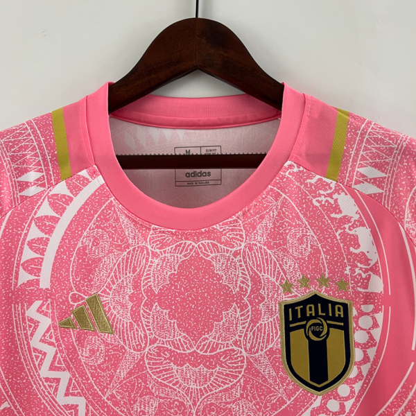 Camiseta rosa Italia 2023-2024 cuello