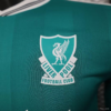 Camiseta verde Liverpool manga larga 2025-2026 escudo
